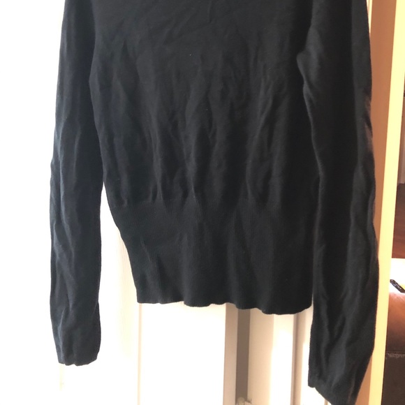 🟡Bundle 4 for $15🟡 The Limited black sweater - Picture 4 of 4